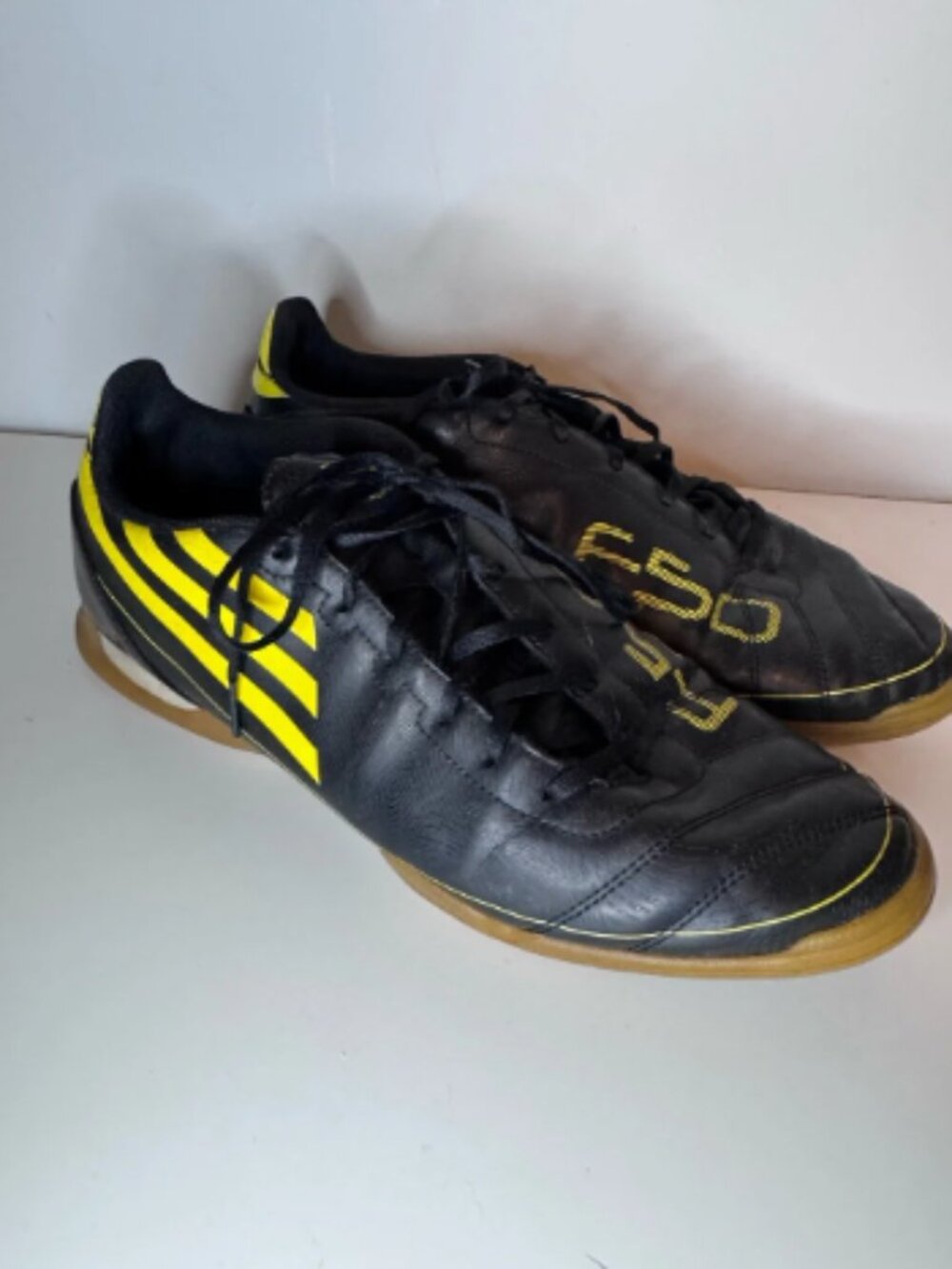 adidas Men’s Black & Yellow Indoor Training Shoes